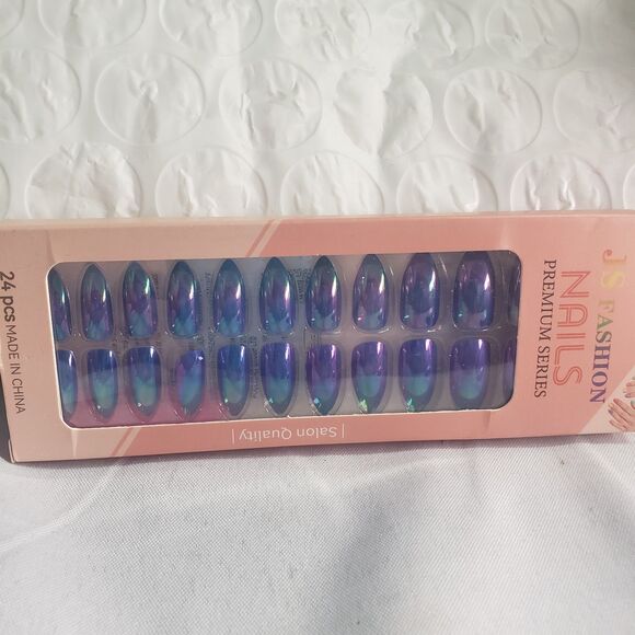 NIB FULZTEY Press On Nails Almond Medium Glossy Iridescent Color Full Cover - Picture 1 of 1